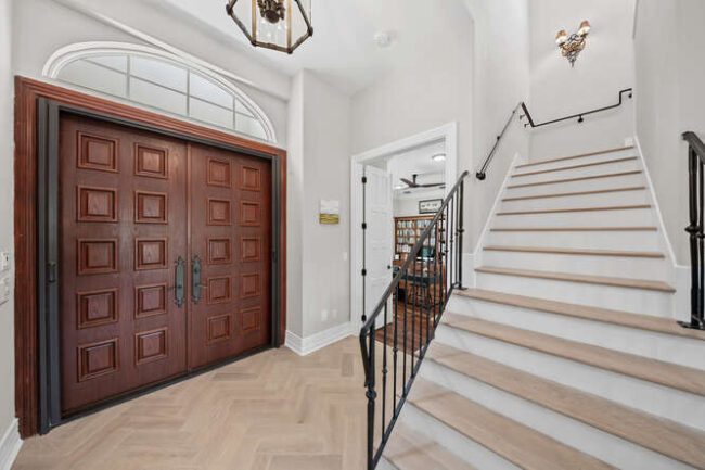 23 Corona Rd. Foyer