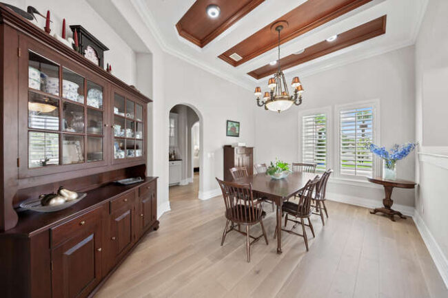 23 Corona Rd. Dining room