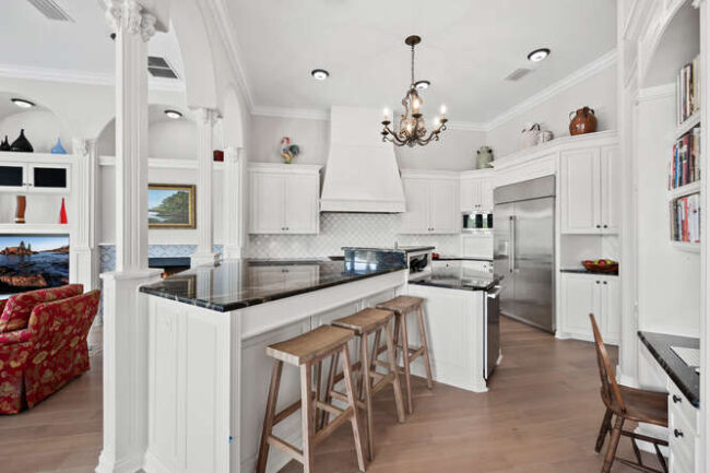 23 Corona Rd. Kitchen