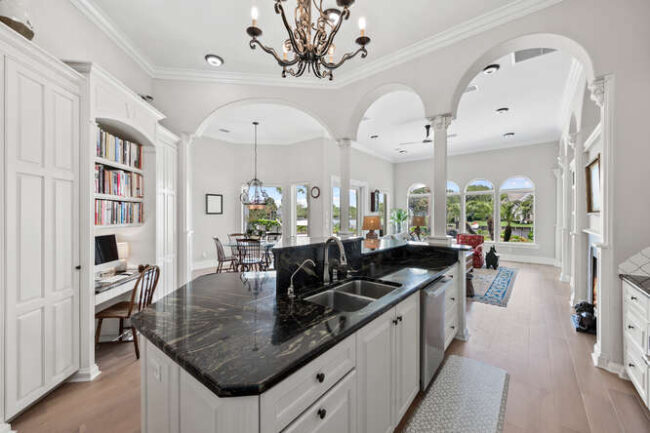 23 Corona Rd. Kitchen